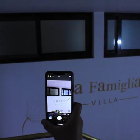 La Famiglia Villa