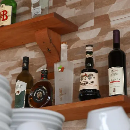 La Famiglia * Velipojë