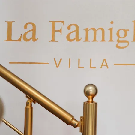 La Famiglia 别墅 Velipojë